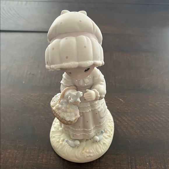 Precious Moments Figurine with Basket - Cream and Pink - Picture 1 of 6